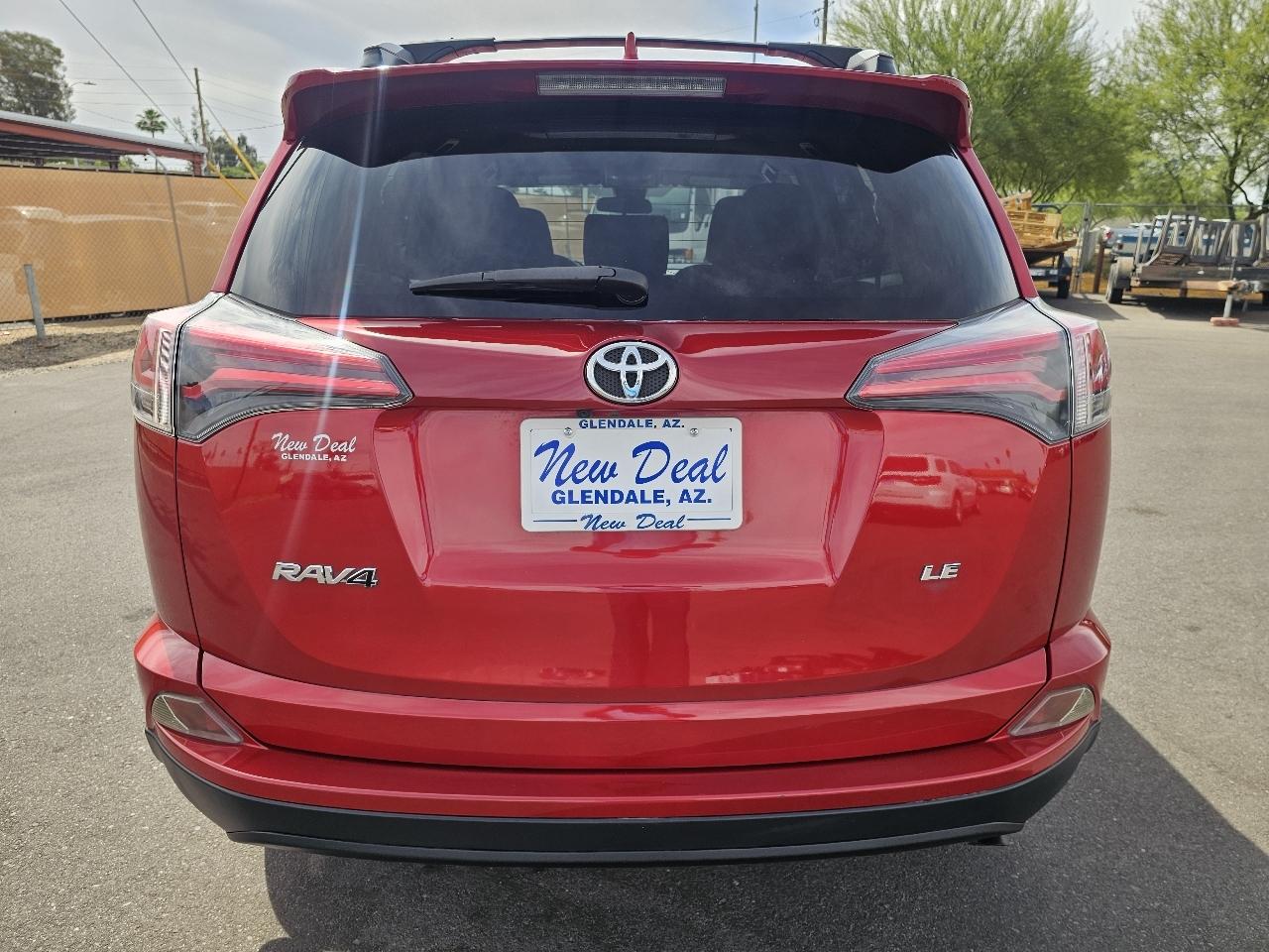 Toyota RAV4 LE FWD 2017