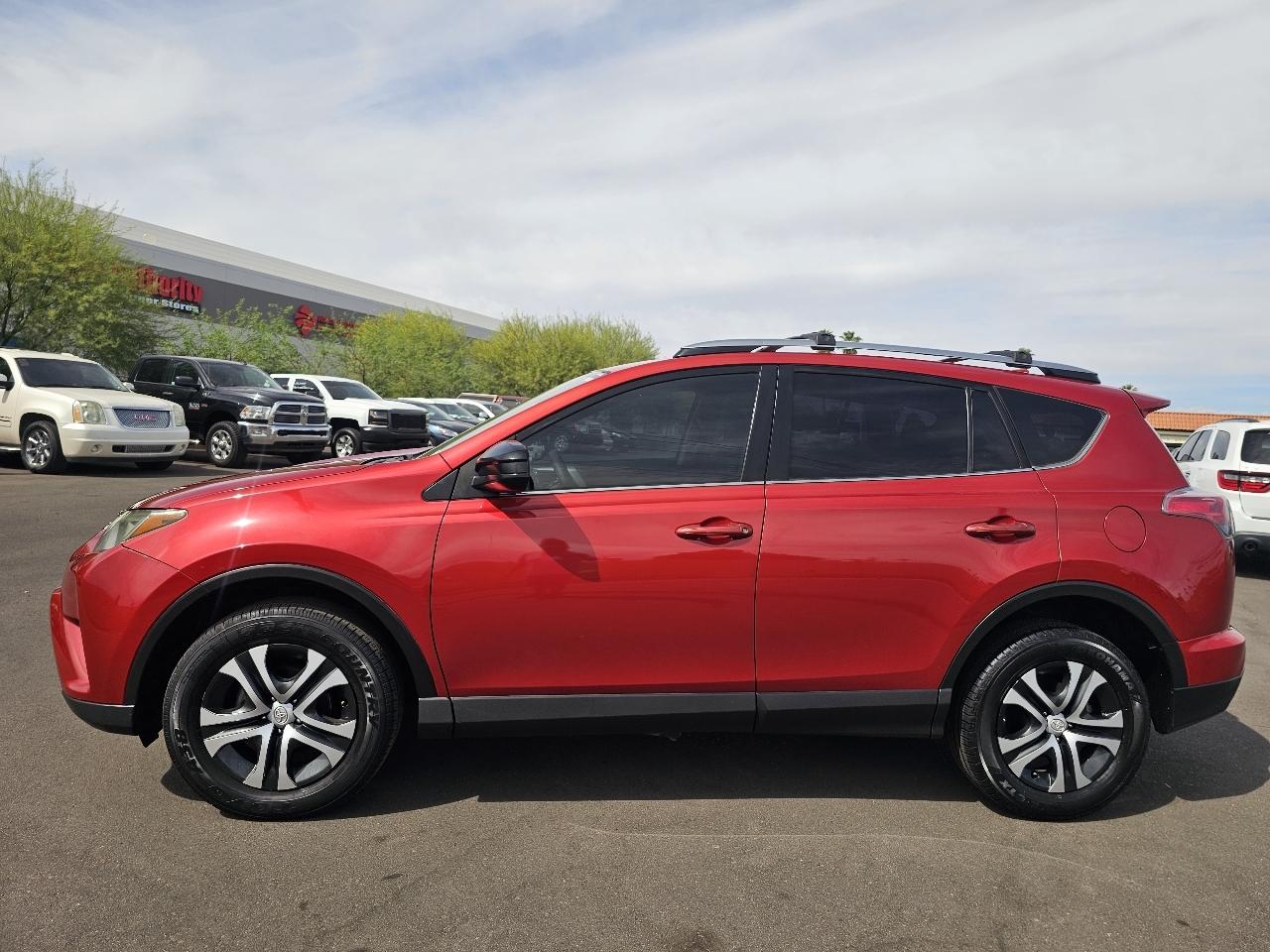 Toyota RAV4 LE FWD 2017
