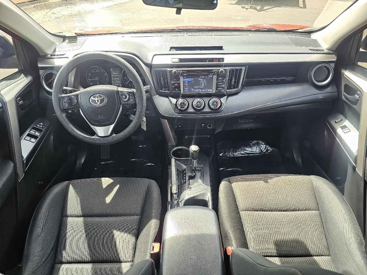 Toyota RAV4 LE FWD 2017