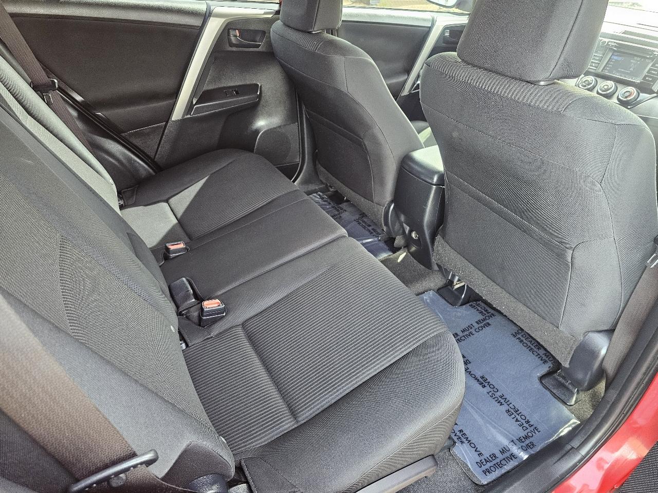 Toyota RAV4 LE FWD 2017