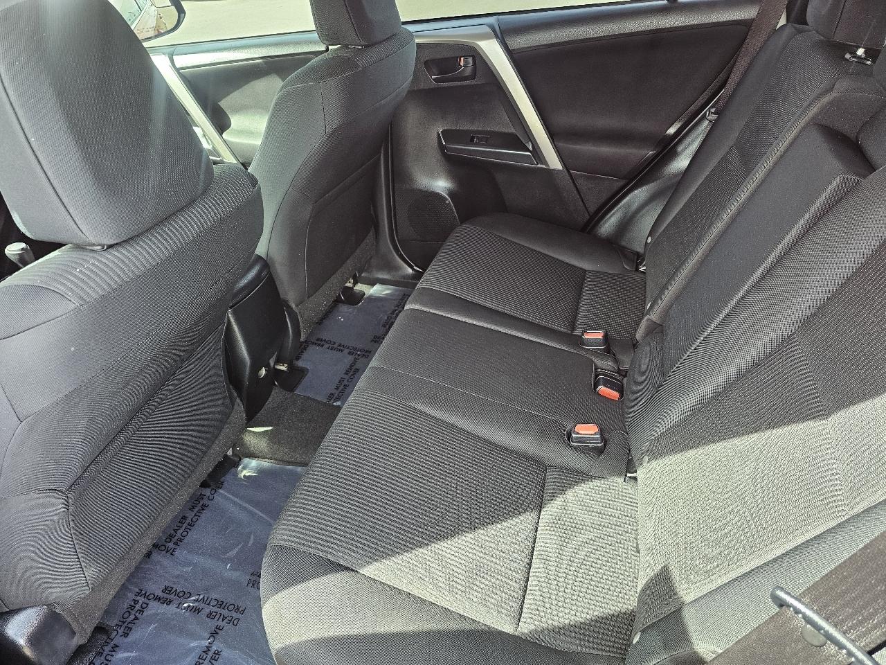 Toyota RAV4 LE FWD 2017