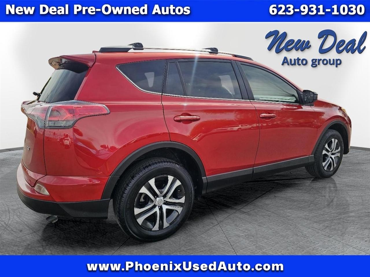 Toyota RAV4 LE FWD 2017