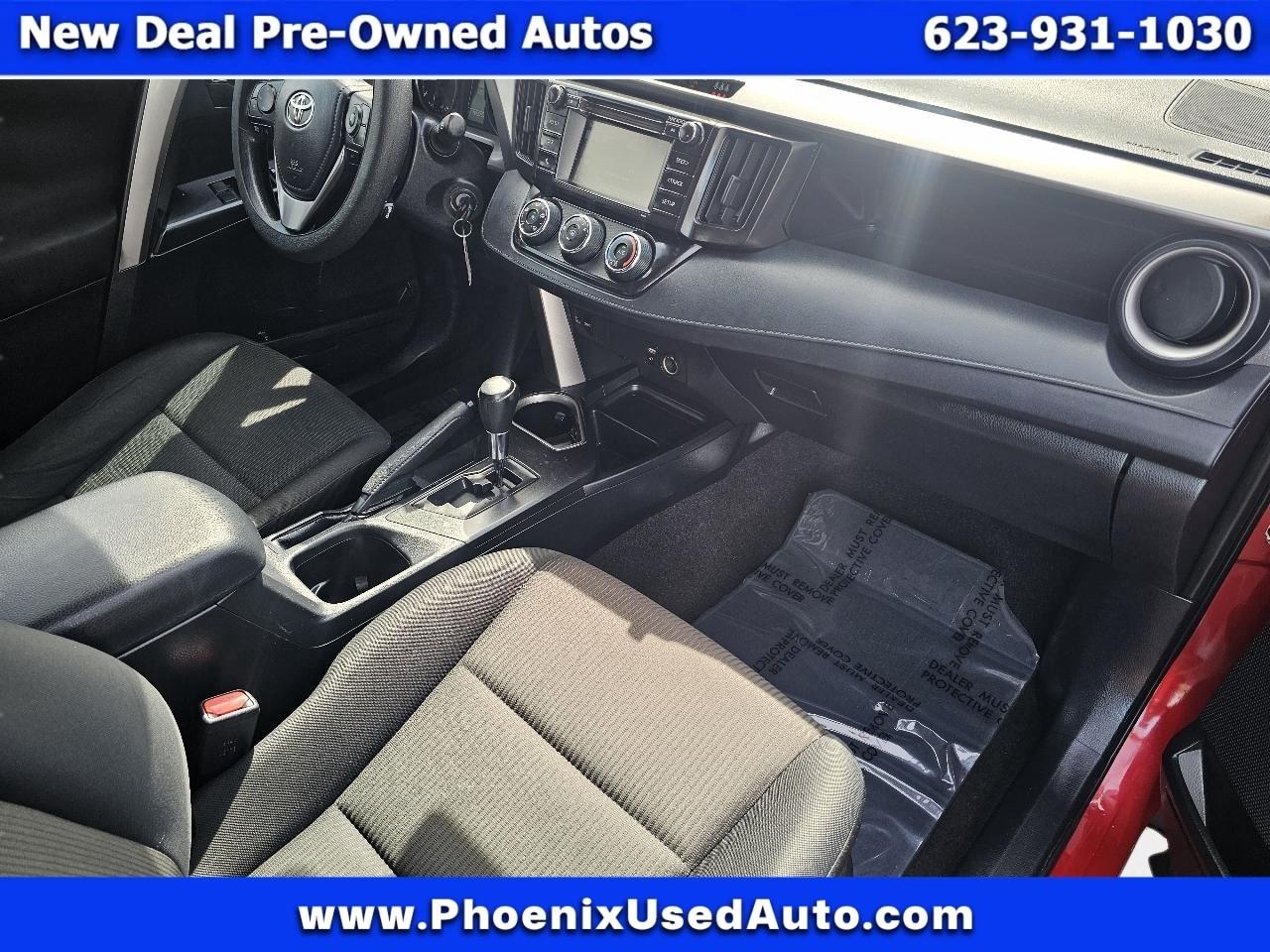 Toyota RAV4 LE FWD 2017