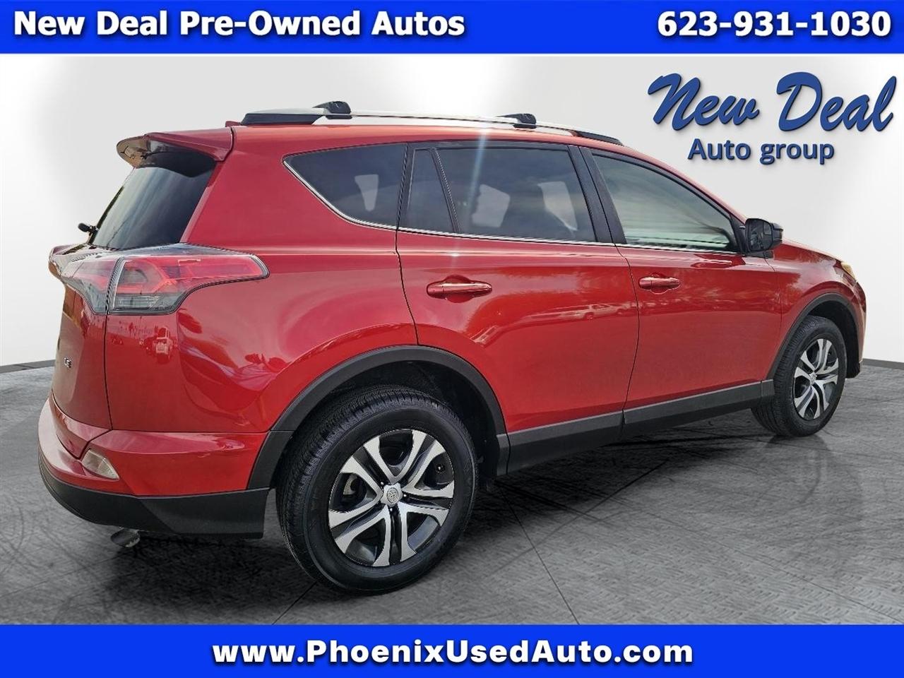 Toyota RAV4 LE FWD 2017