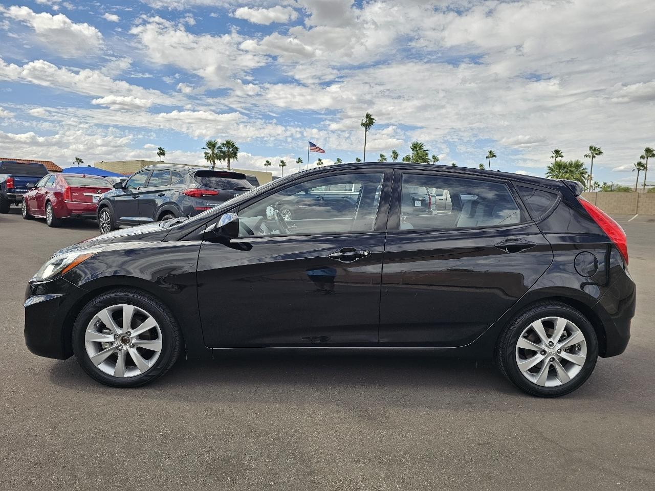 Hyundai Accent SE 5-Door 2012