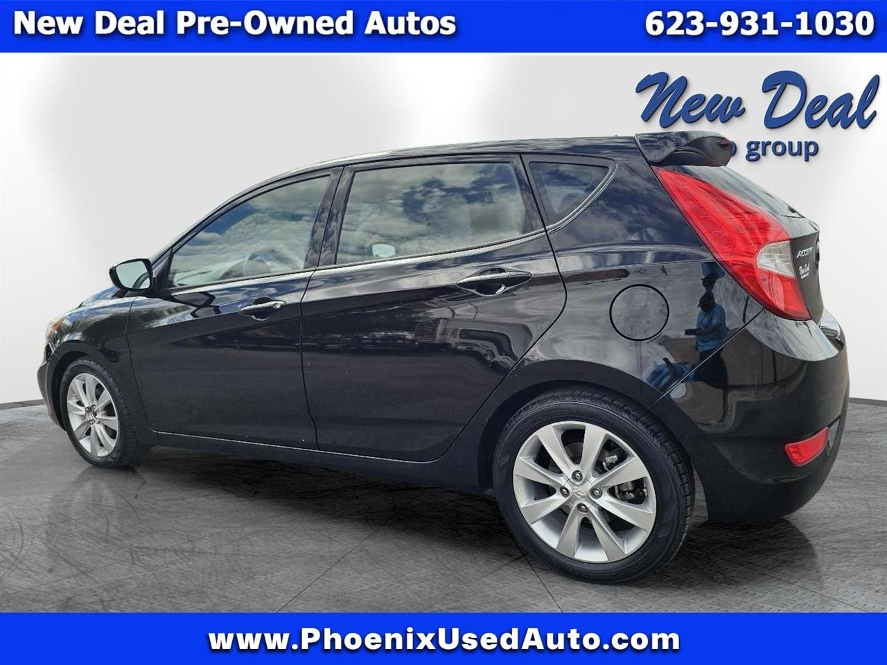 Hyundai Accent SE 5-Door 2012