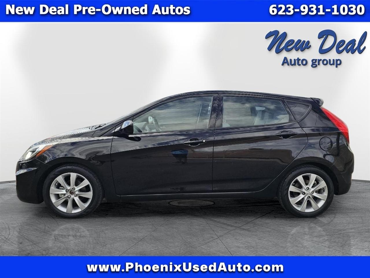 Hyundai Accent SE 5-Door 2012