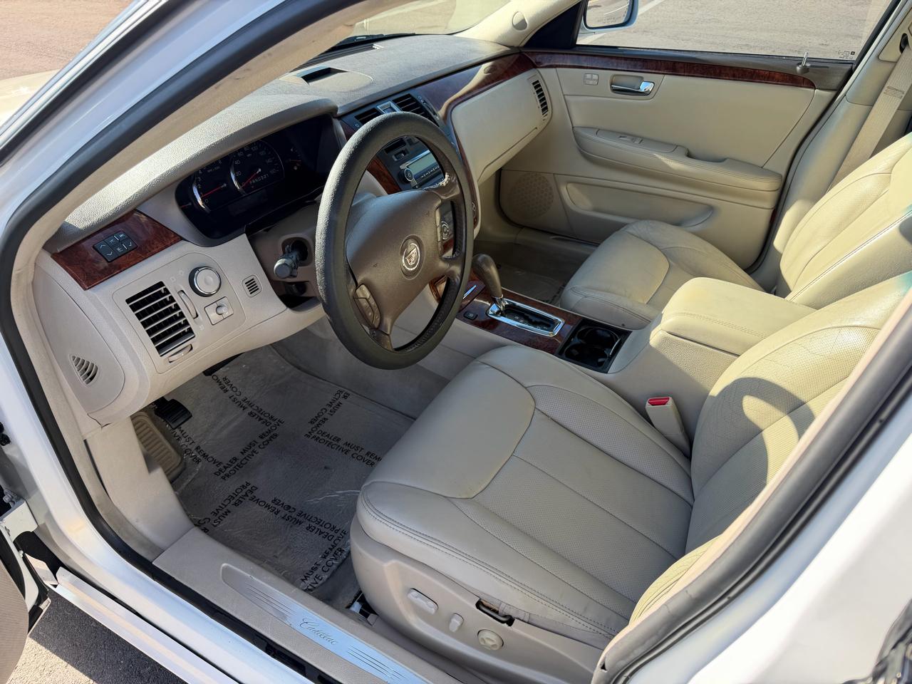 Cadillac DTS Sedan 2006
