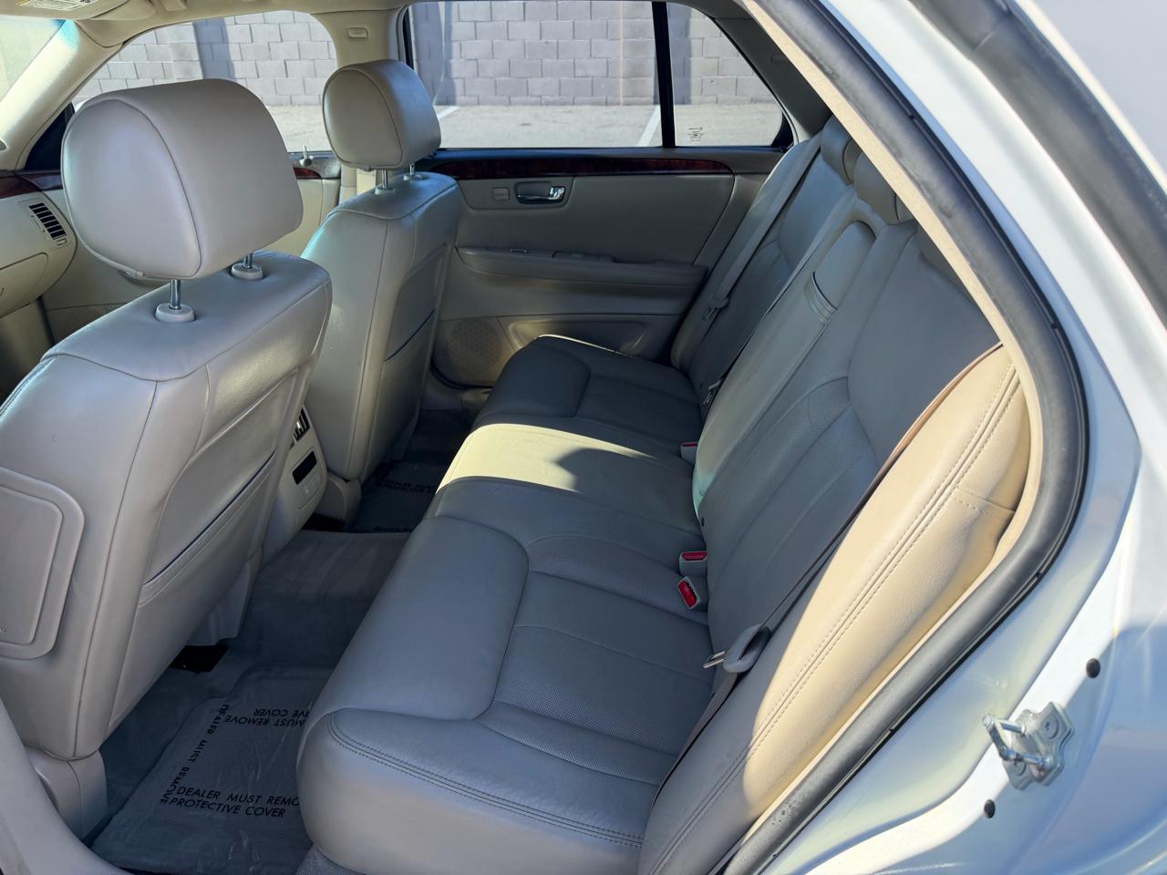 Cadillac DTS Sedan 2006