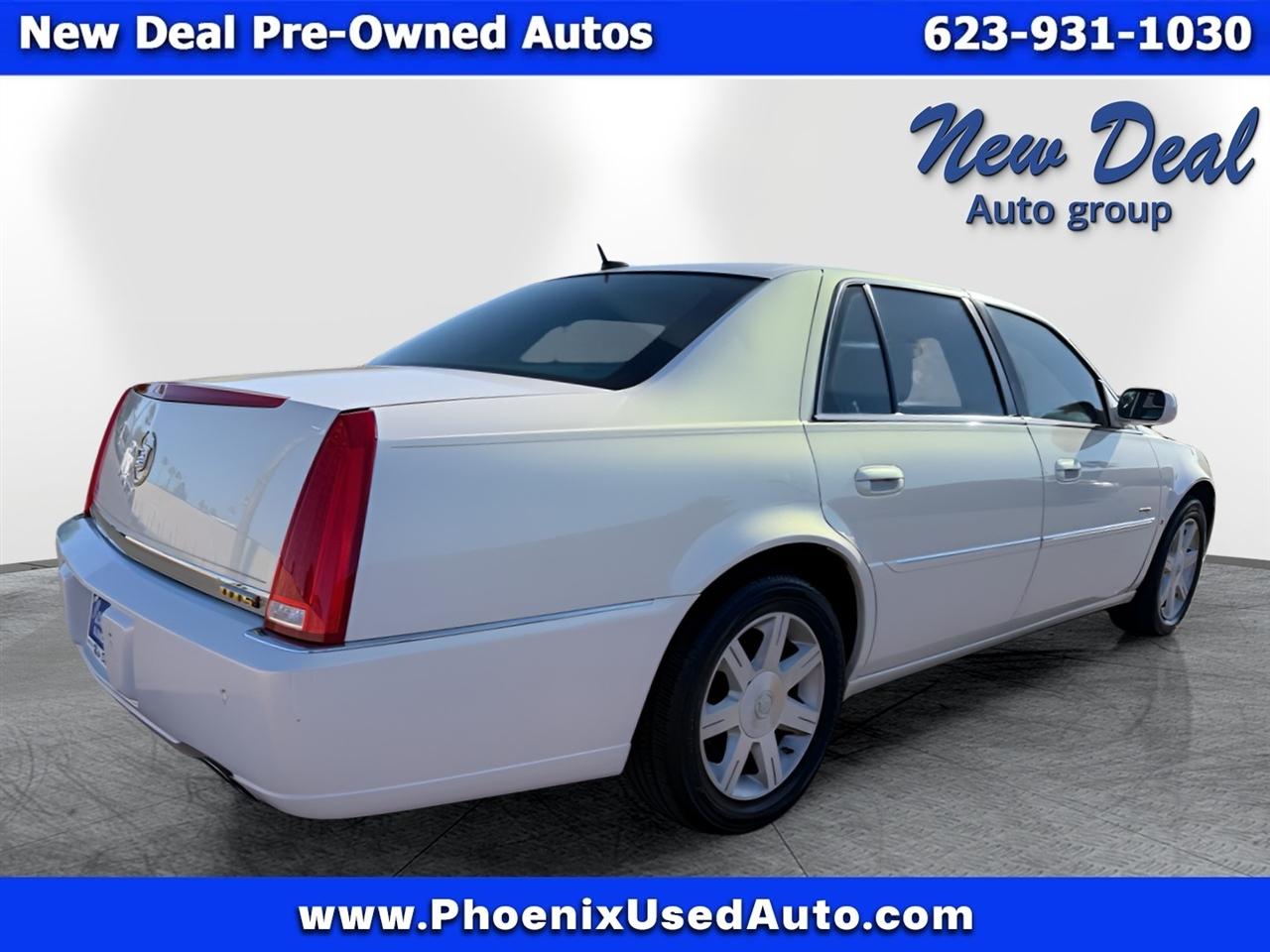 Cadillac DTS Sedan 2006