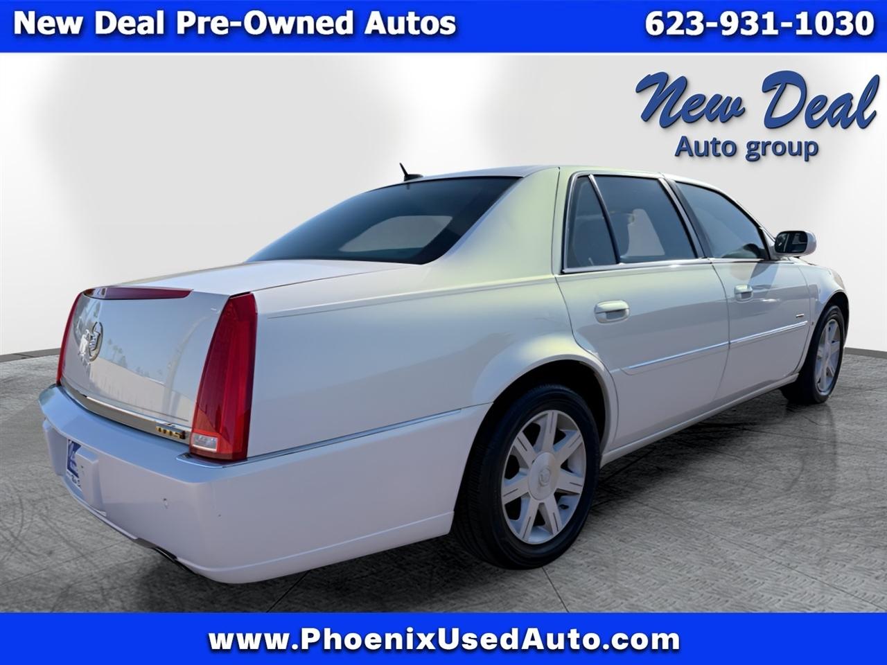 Cadillac DTS Sedan 2006
