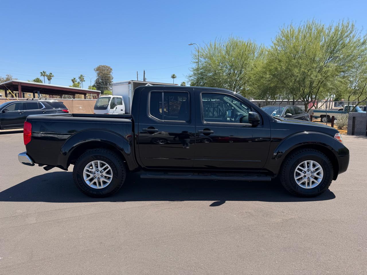 Nissan Frontier S Crew Cab 5AT 2WD 2015