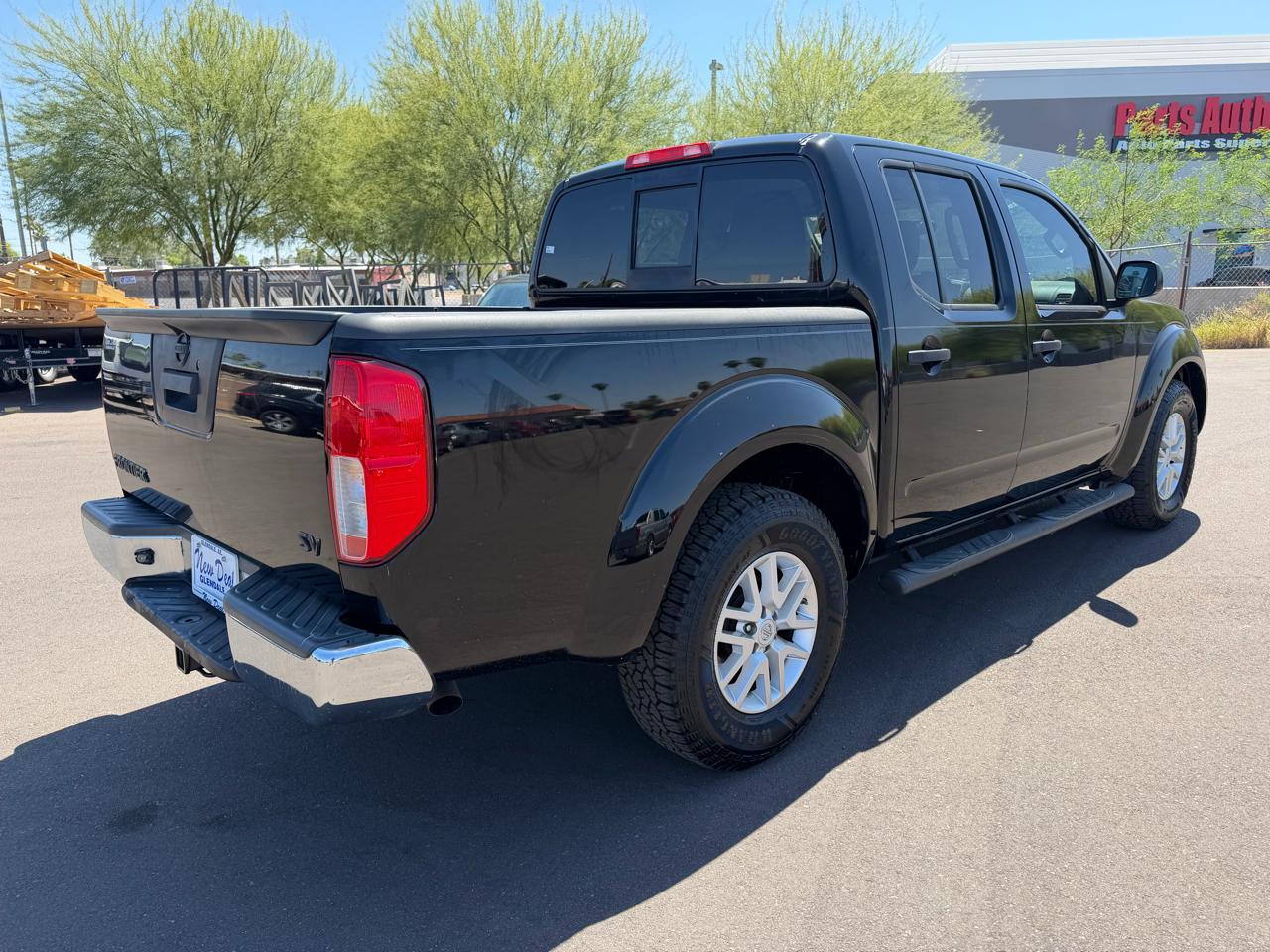 Nissan Frontier S Crew Cab 5AT 2WD 2015
