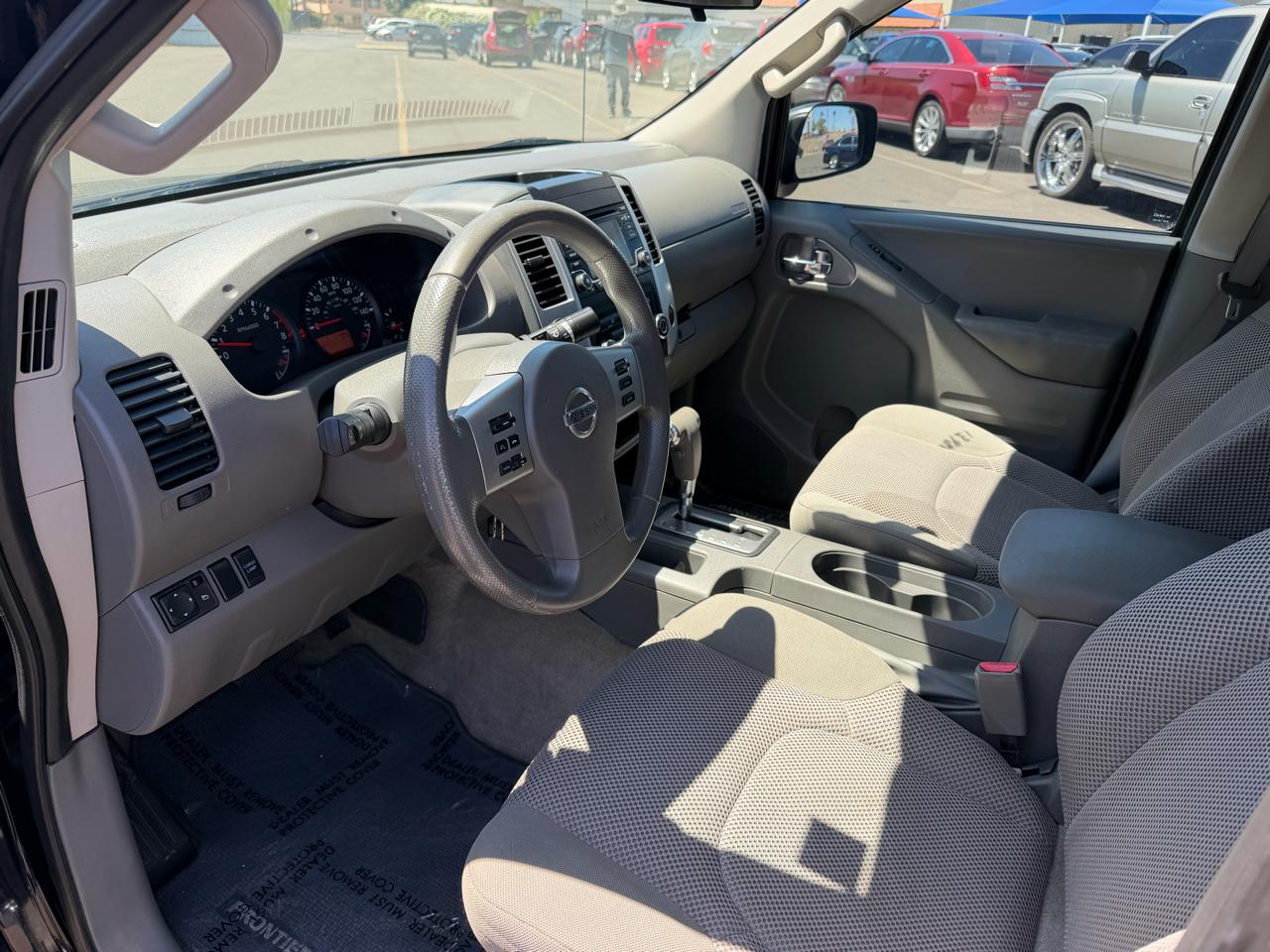 Nissan Frontier S Crew Cab 5AT 2WD 2015