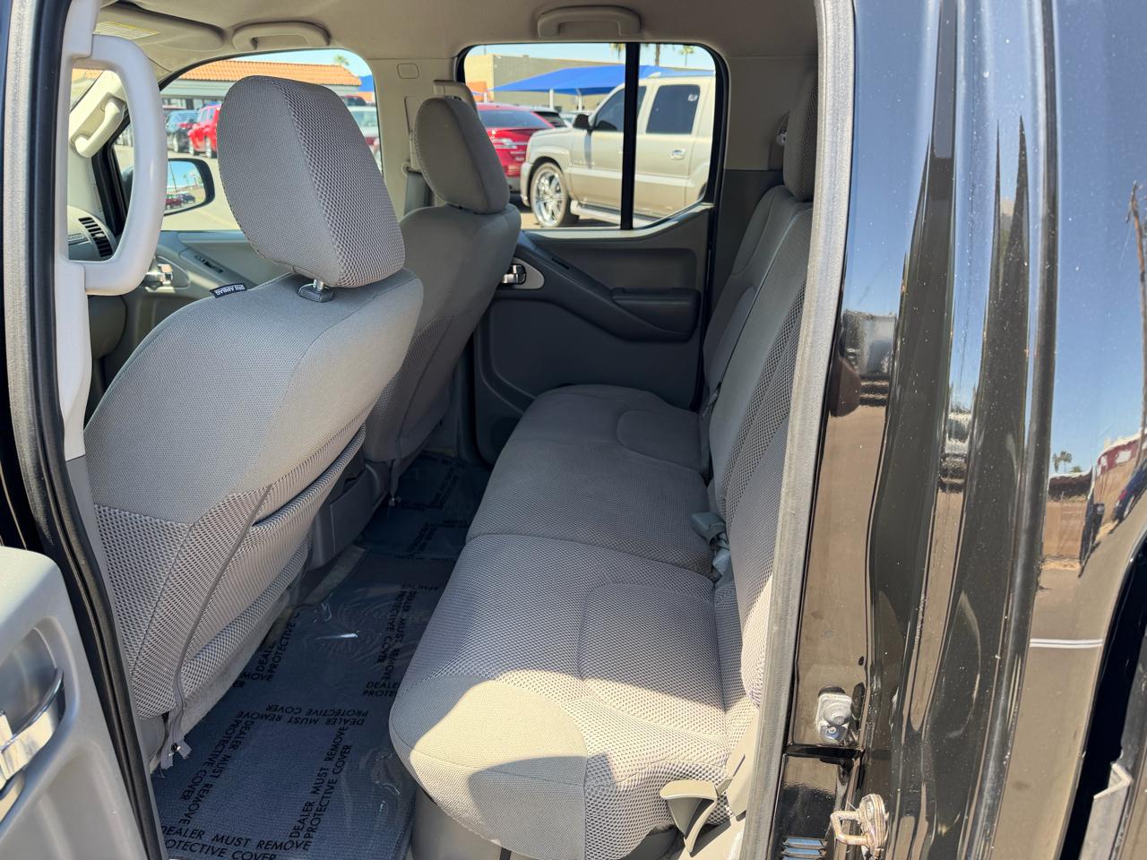 Nissan Frontier S Crew Cab 5AT 2WD 2015