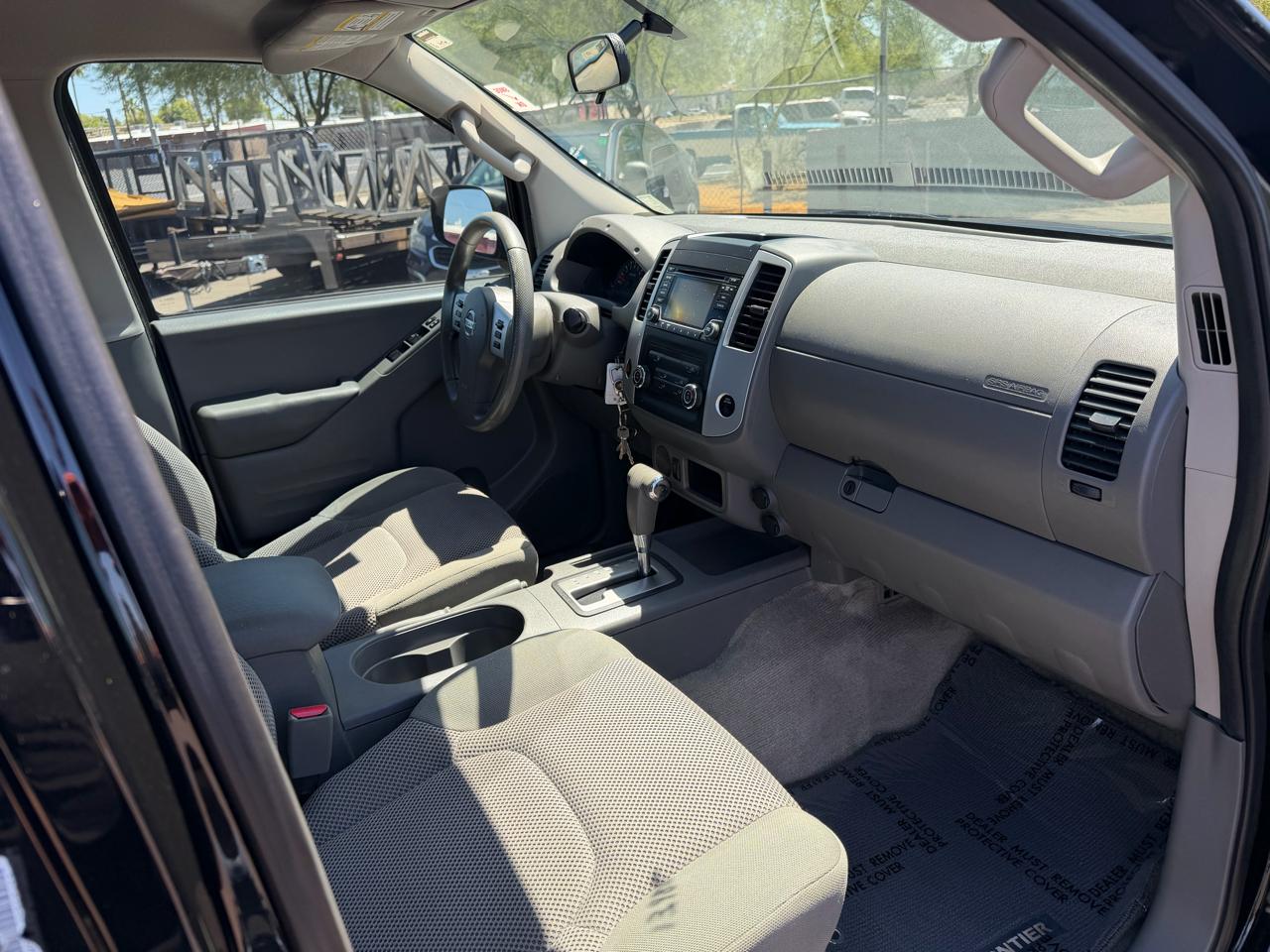 Nissan Frontier S Crew Cab 5AT 2WD 2015