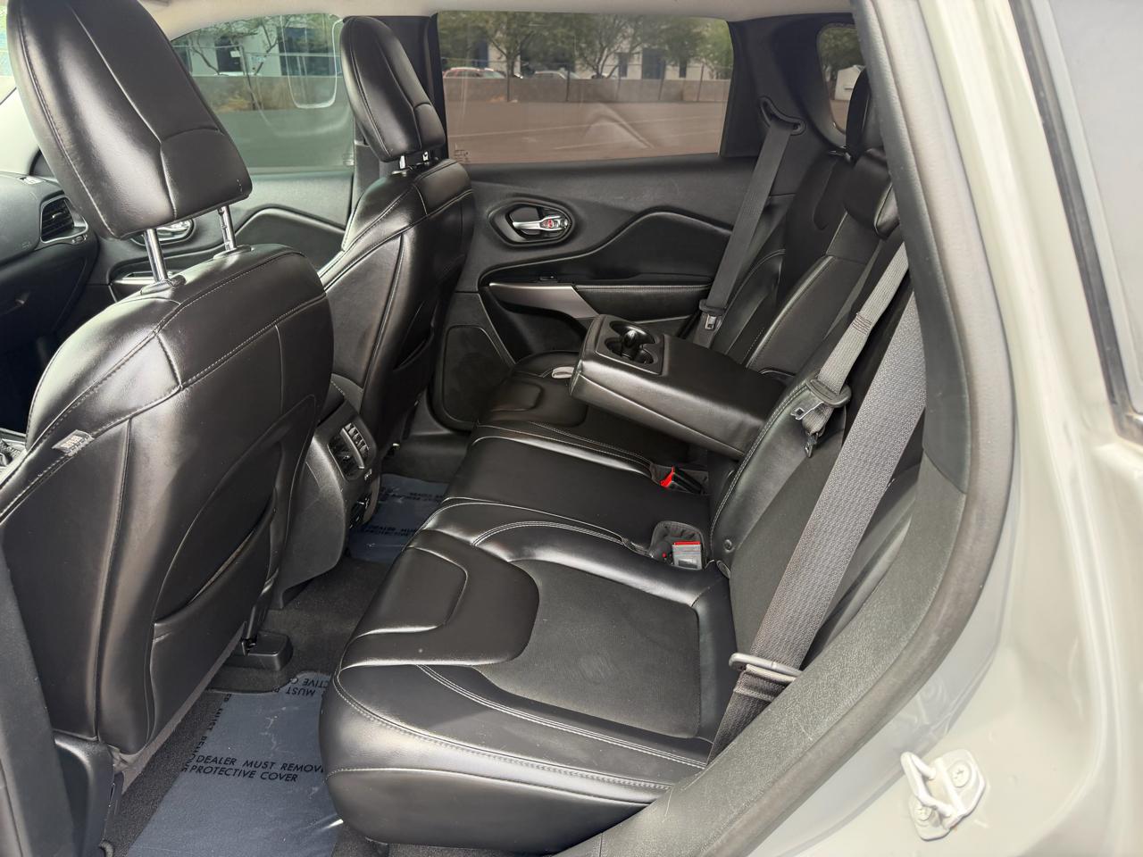 Jeep Cherokee Latitude Plus FWD 2019