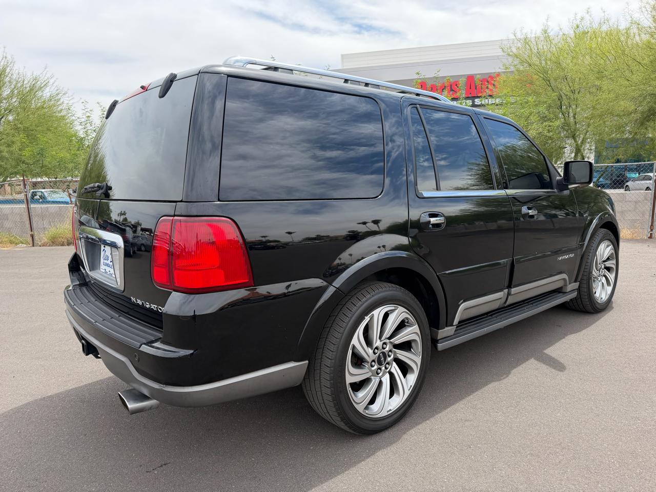 Lincoln Navigator Luxury 2WD 2004
