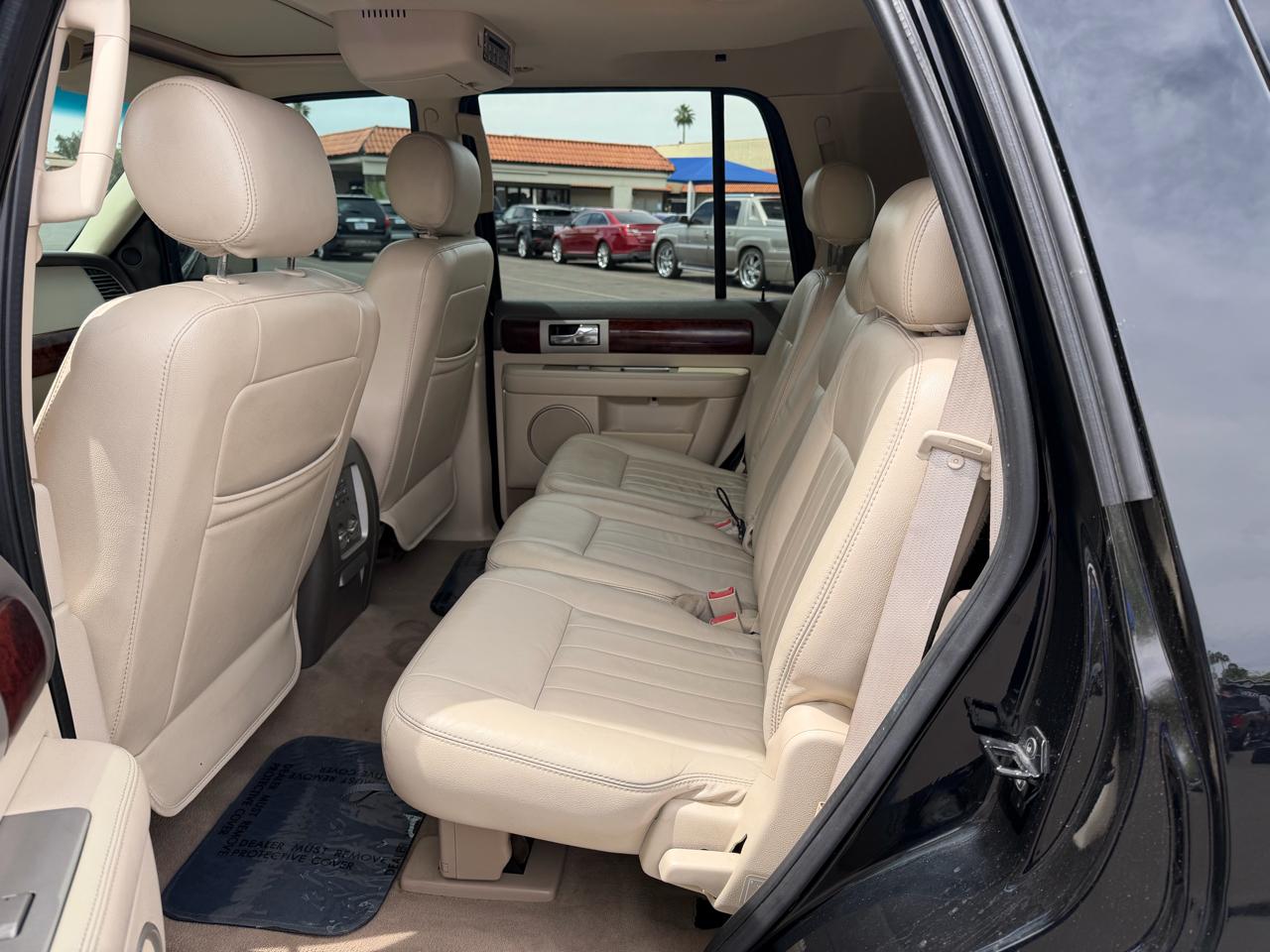 Lincoln Navigator Luxury 2WD 2004