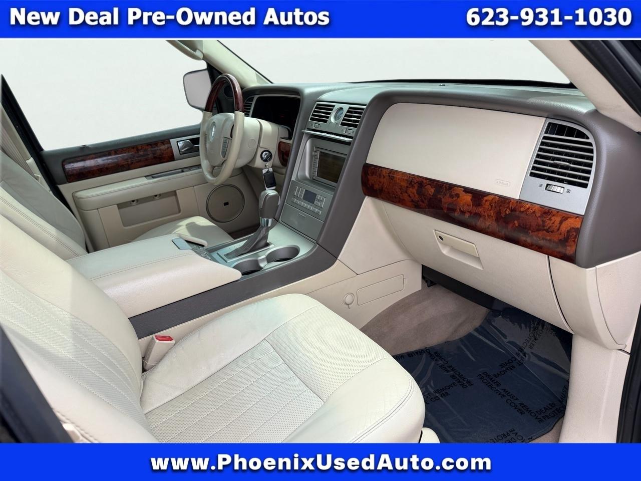 Lincoln Navigator Luxury 2WD 2004