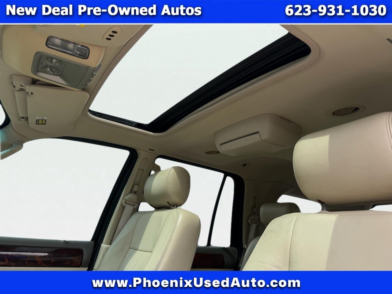 Lincoln Navigator Luxury 2WD 2004