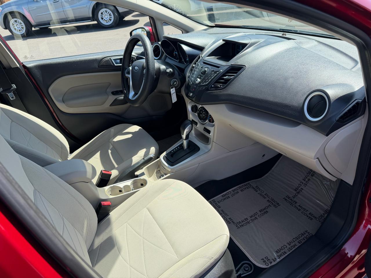 Ford Fiesta SE Sedan 2014