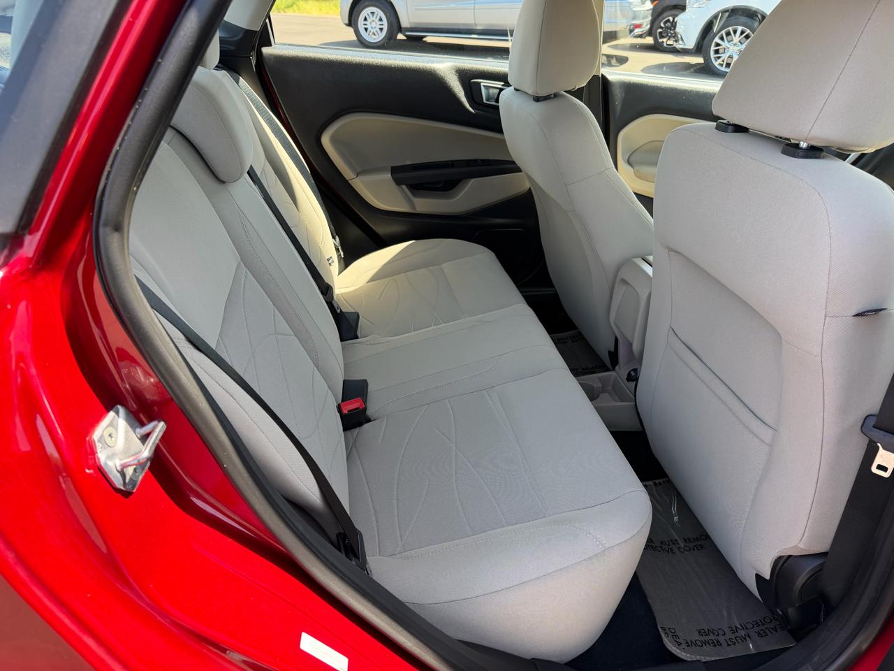 Ford Fiesta SE Sedan 2014