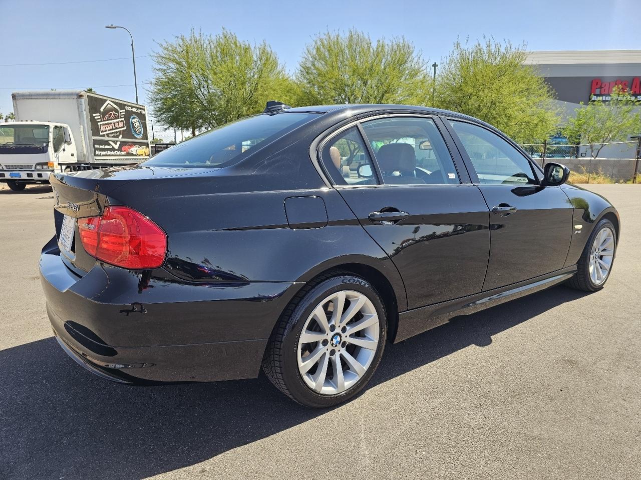 BMW 3-Series 328i xDrive 2011