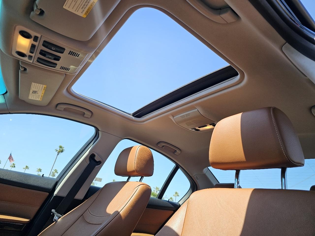 BMW 3-Series 328i xDrive 2011