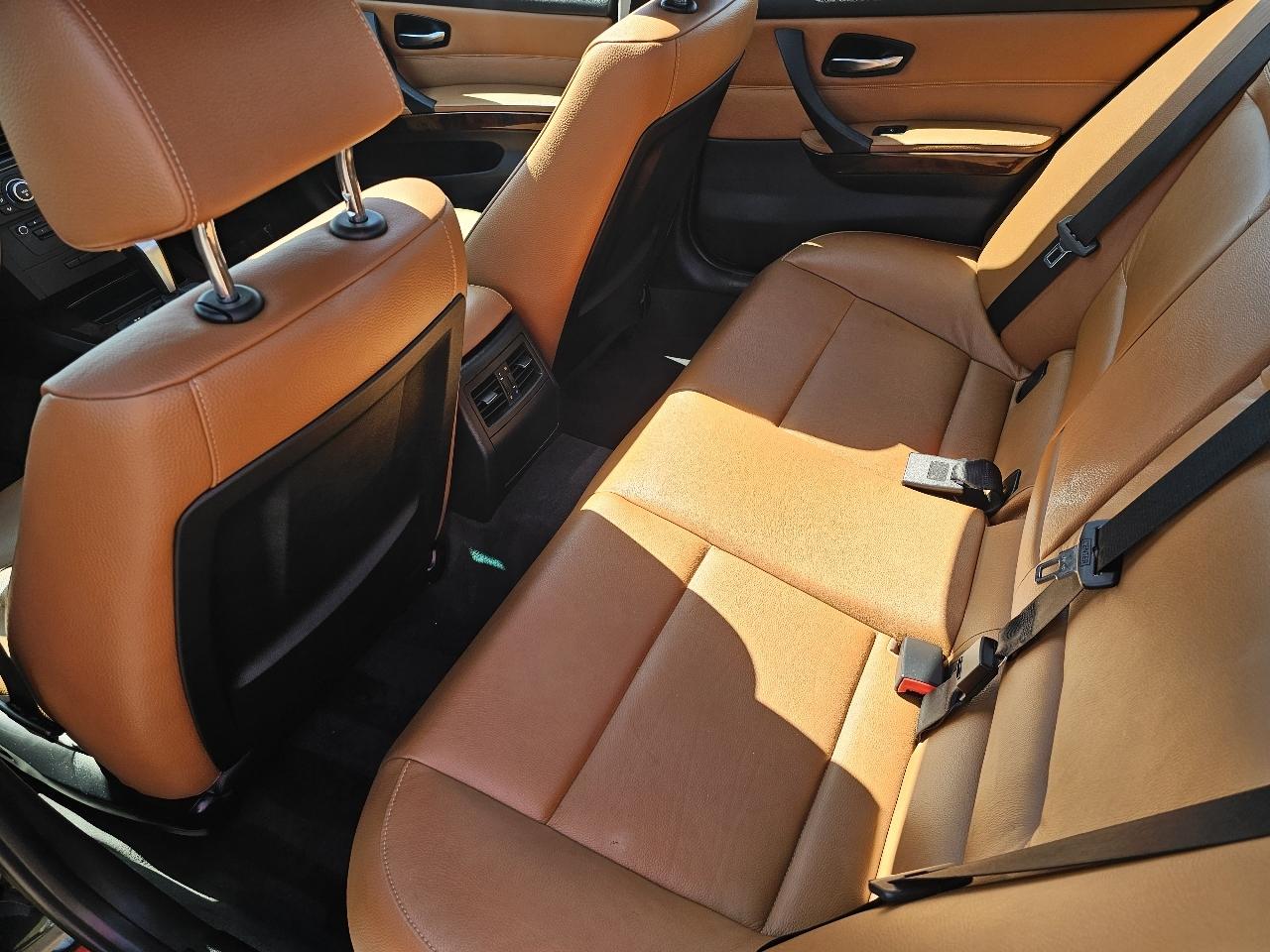 BMW 3-Series 328i xDrive 2011