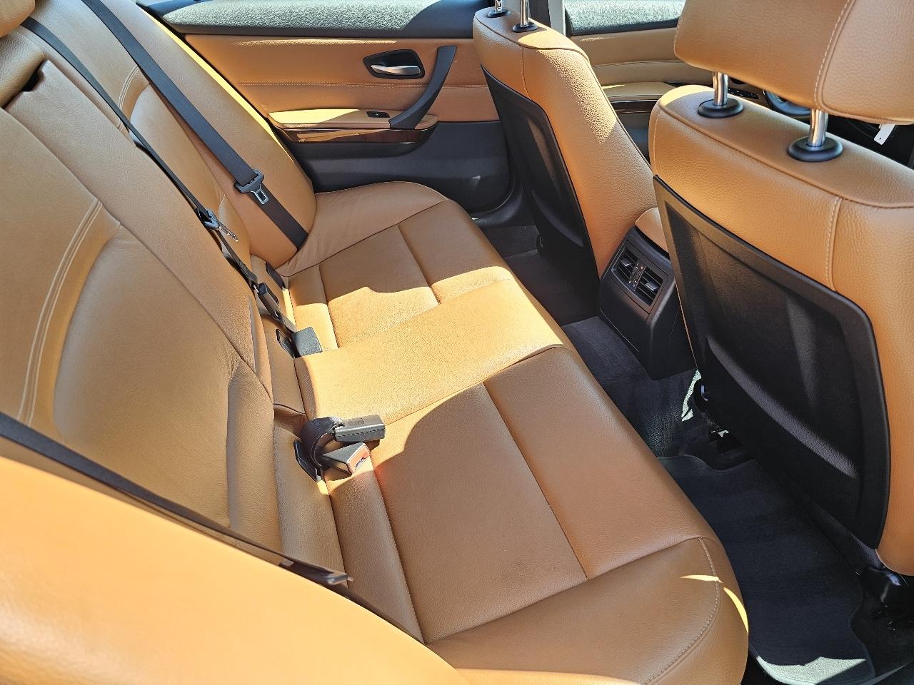 BMW 3-Series 328i xDrive 2011