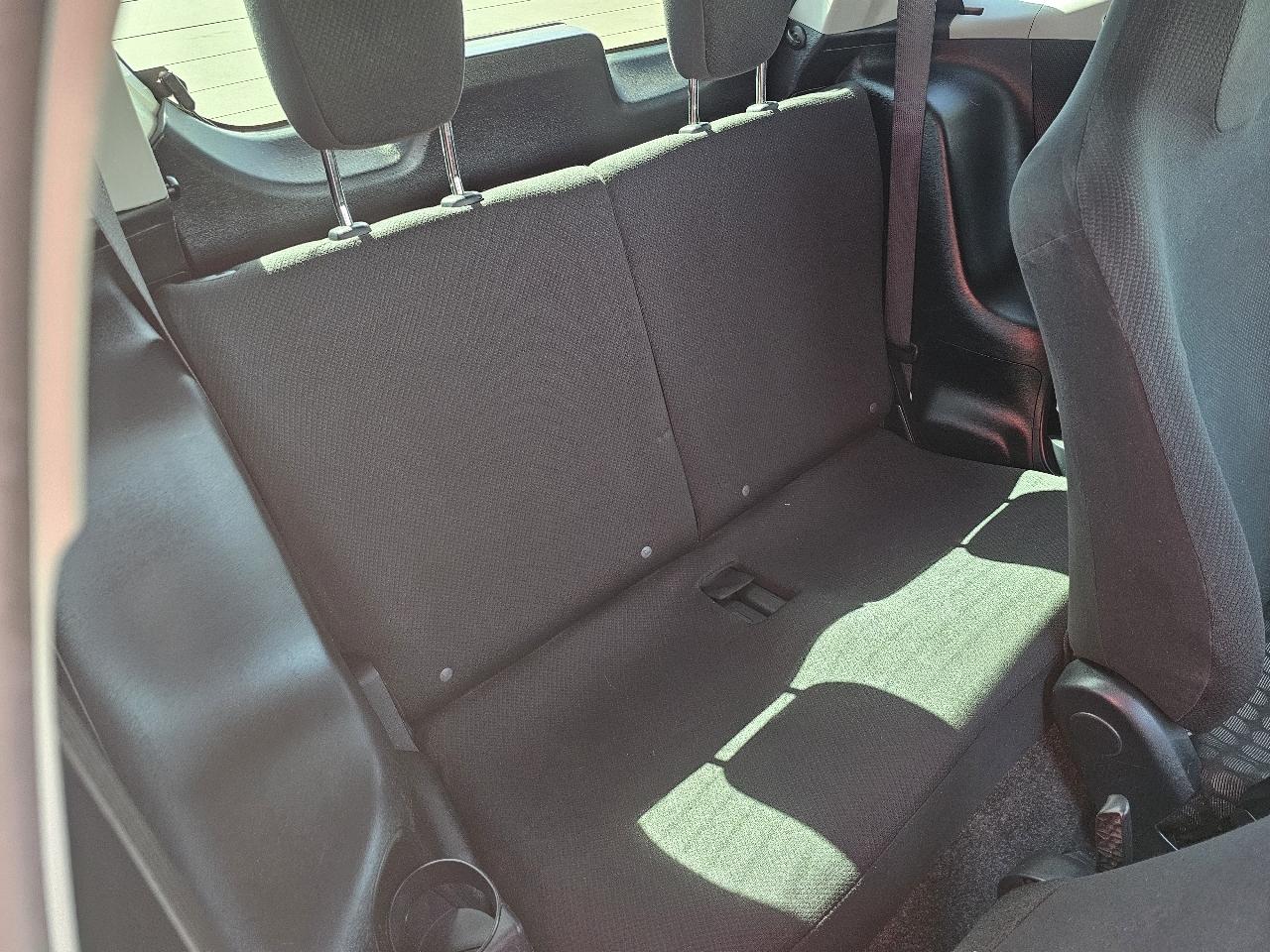 Scion iQ 3-Door Hatchback AT 2012