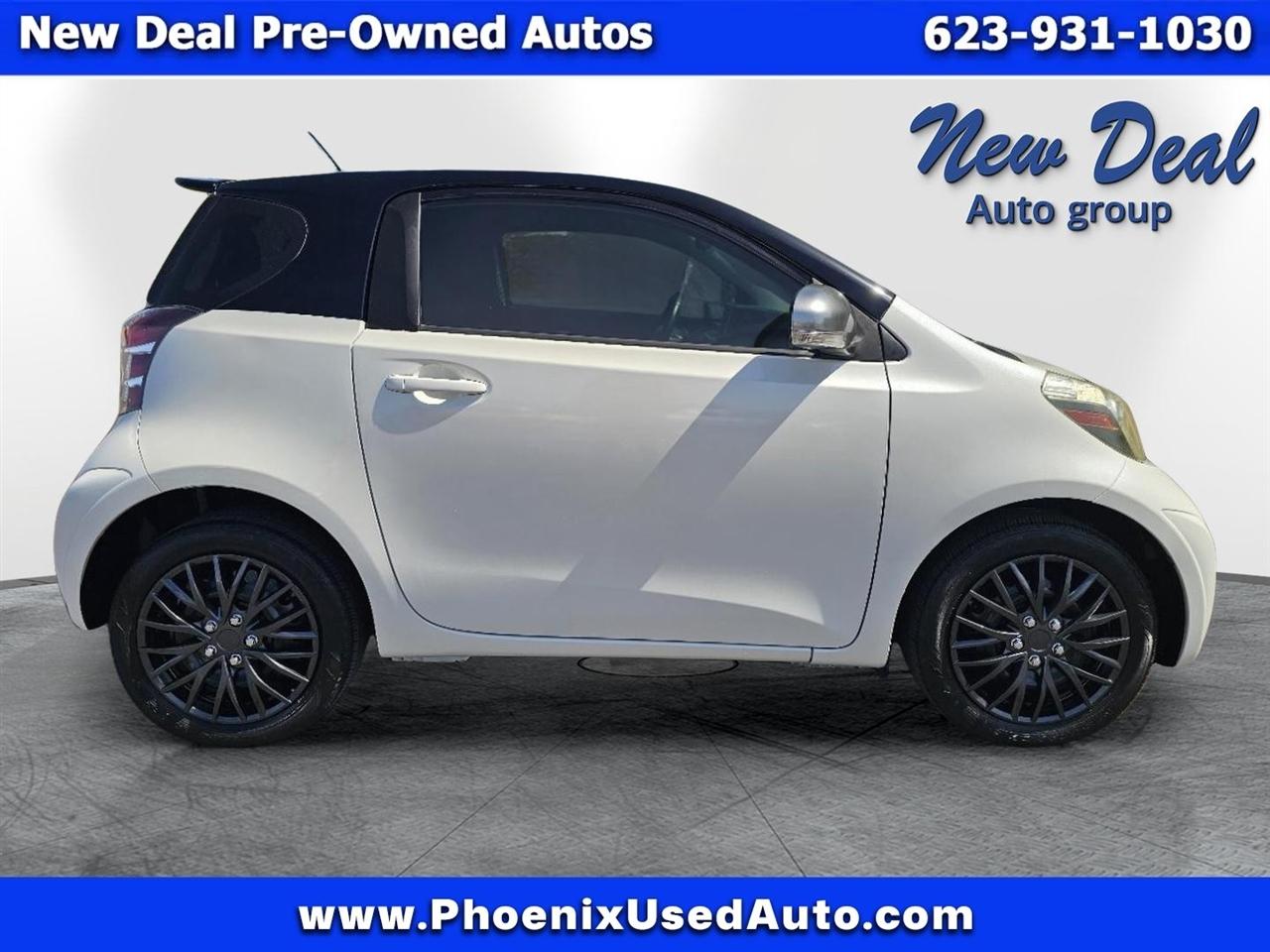 Scion iQ 3-Door Hatchback AT 2012