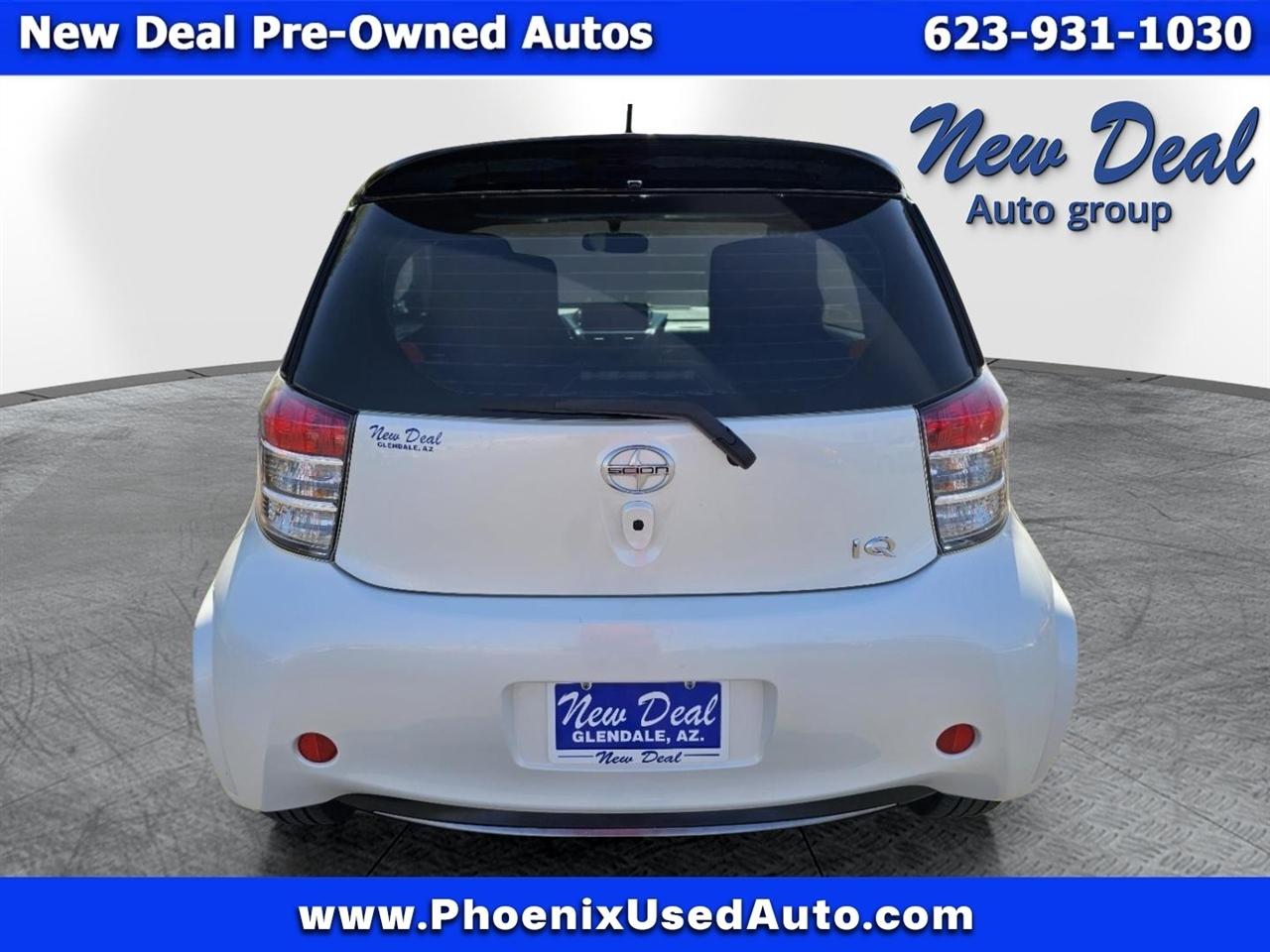 Scion iQ 3-Door Hatchback AT 2012