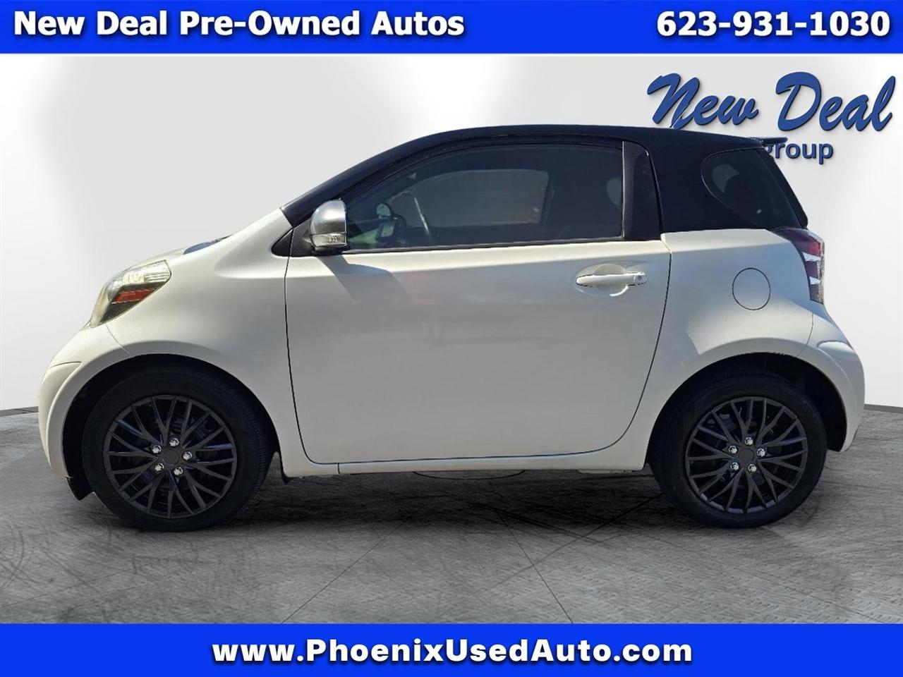 Scion iQ 3-Door Hatchback AT 2012