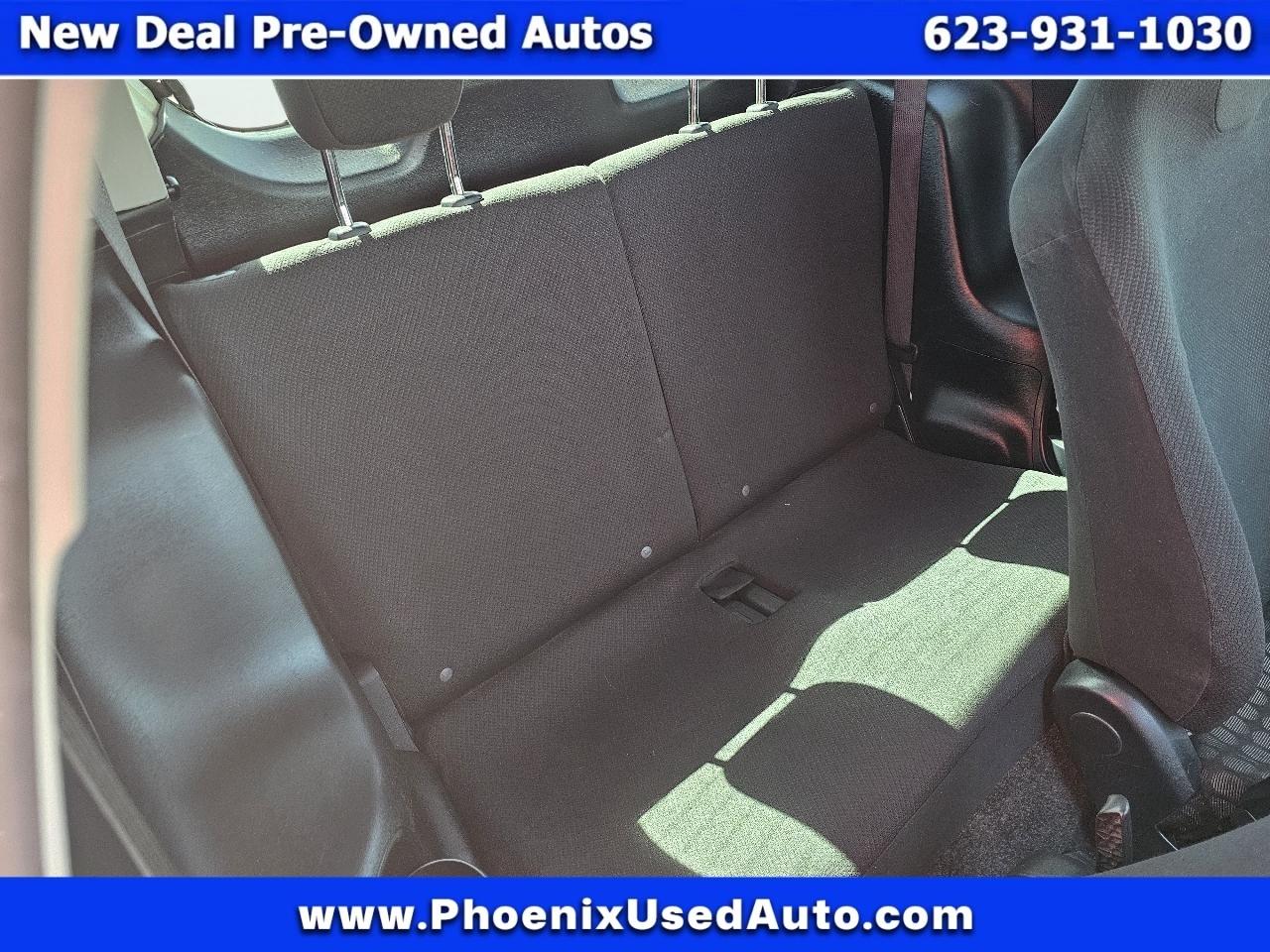 Scion iQ 3-Door Hatchback AT 2012