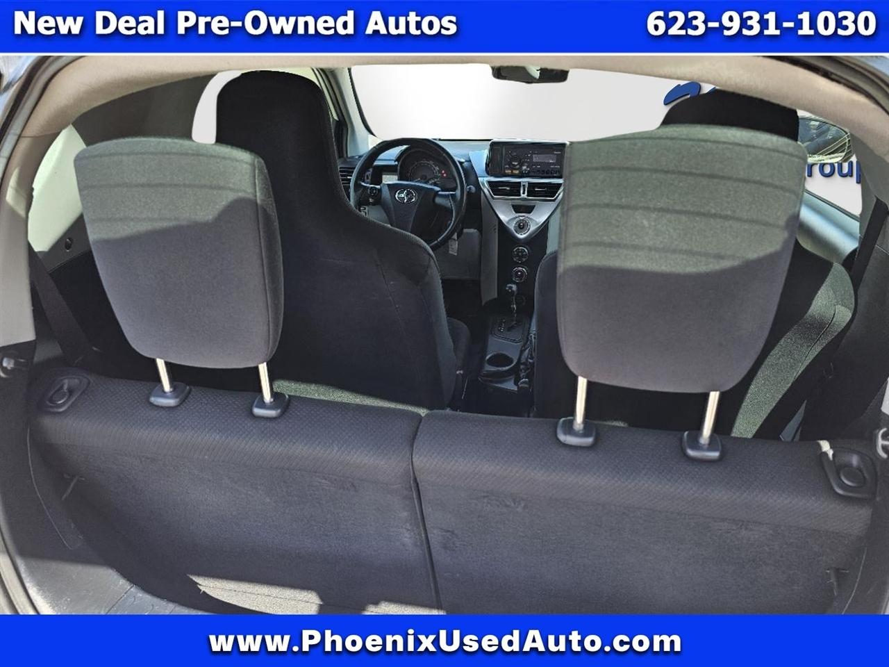 Scion iQ 3-Door Hatchback AT 2012