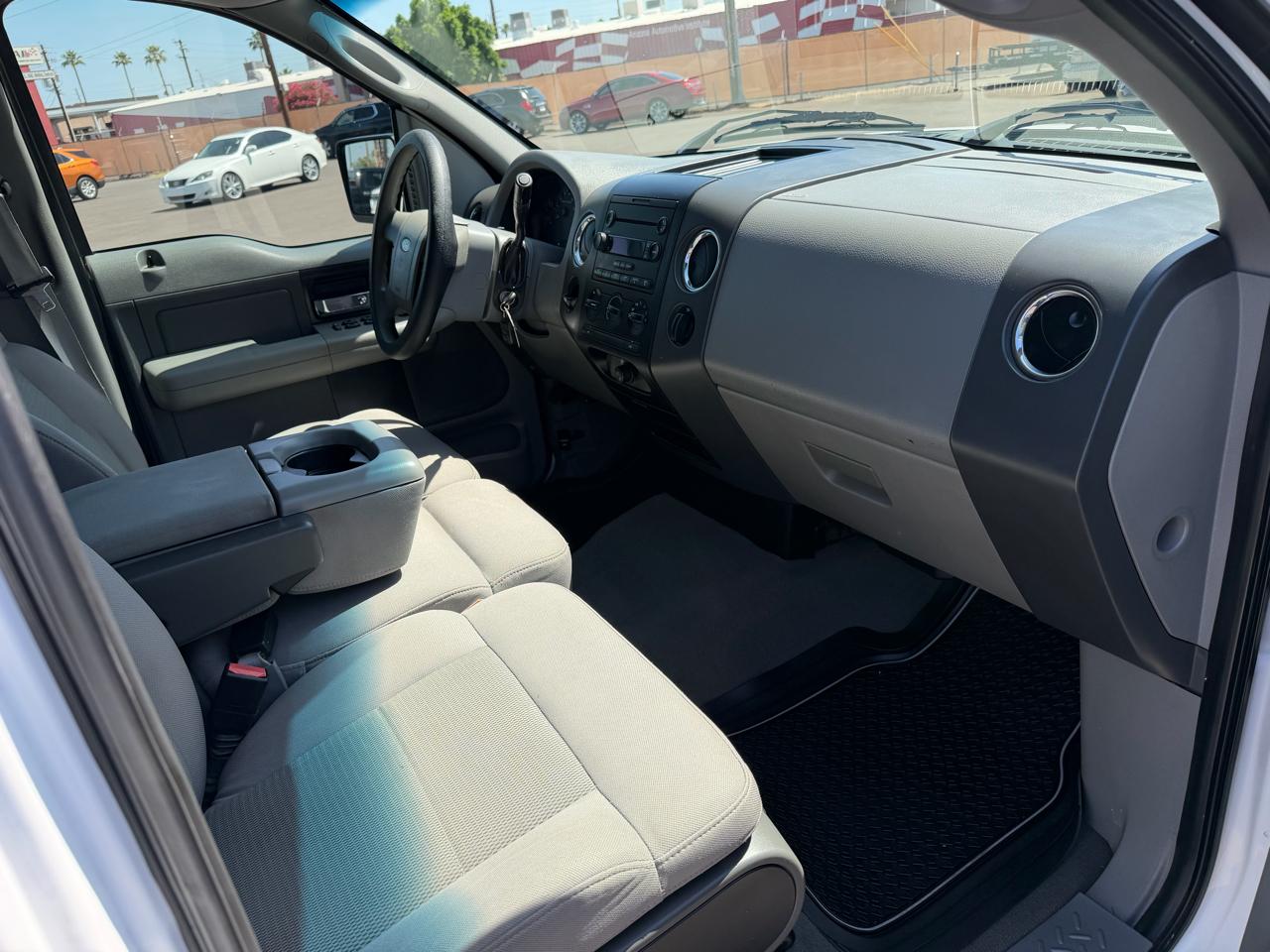 Ford F-150 2WD SuperCrew 139" XLT 2006