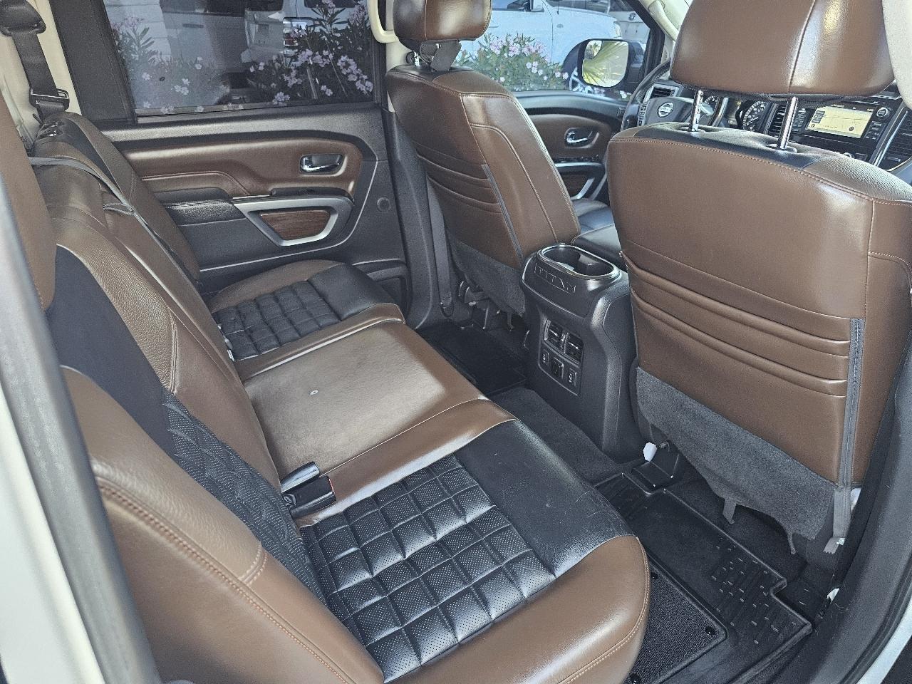 Nissan Titan Platinum Reserve 2WD 2017