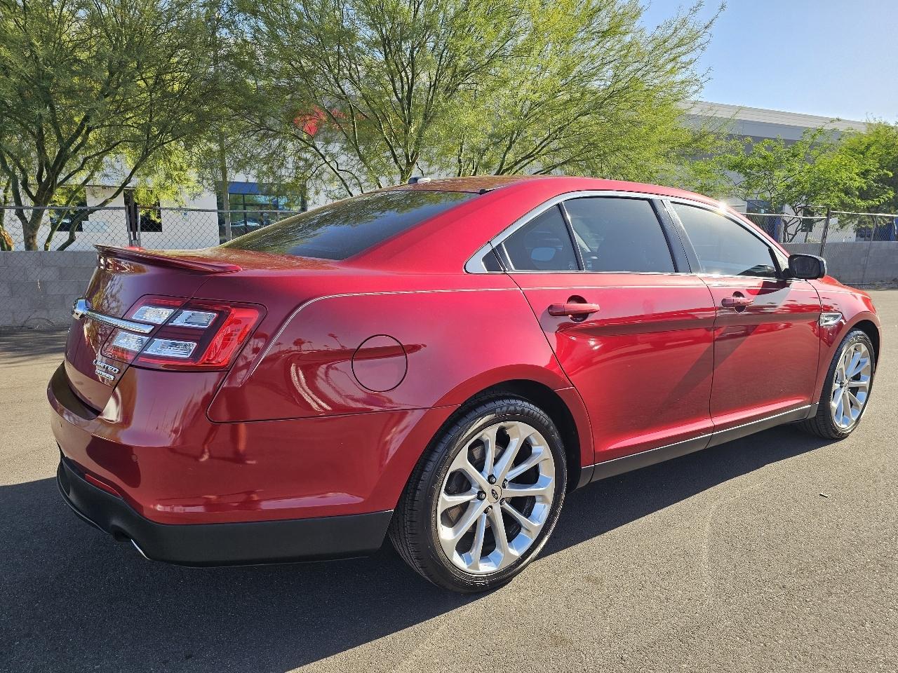 Ford Taurus Limited FWD 2015