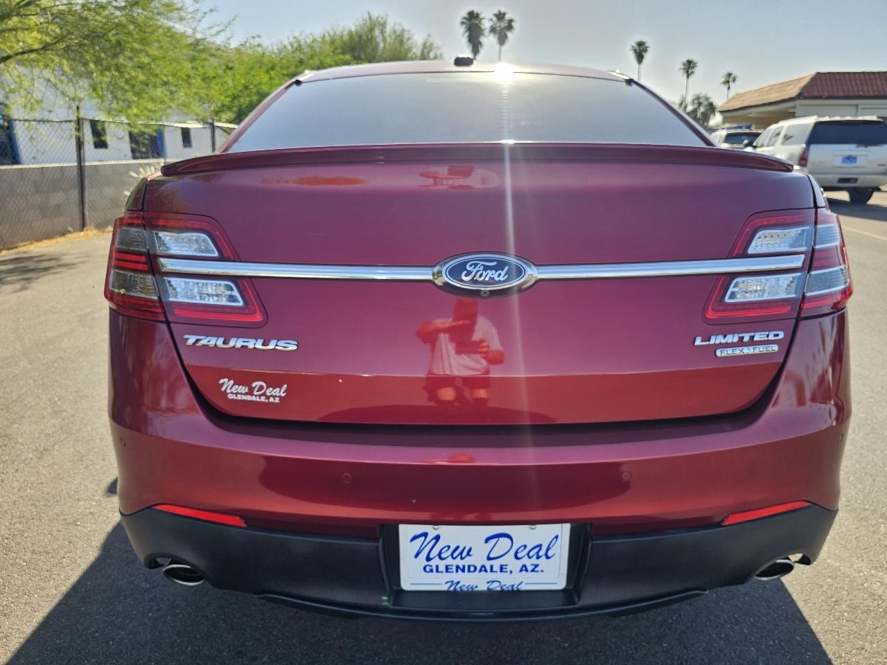 Ford Taurus Limited FWD 2015