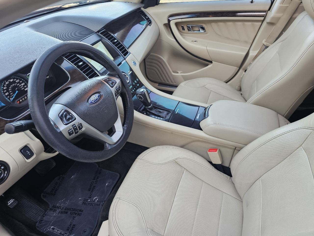 Ford Taurus Limited FWD 2015