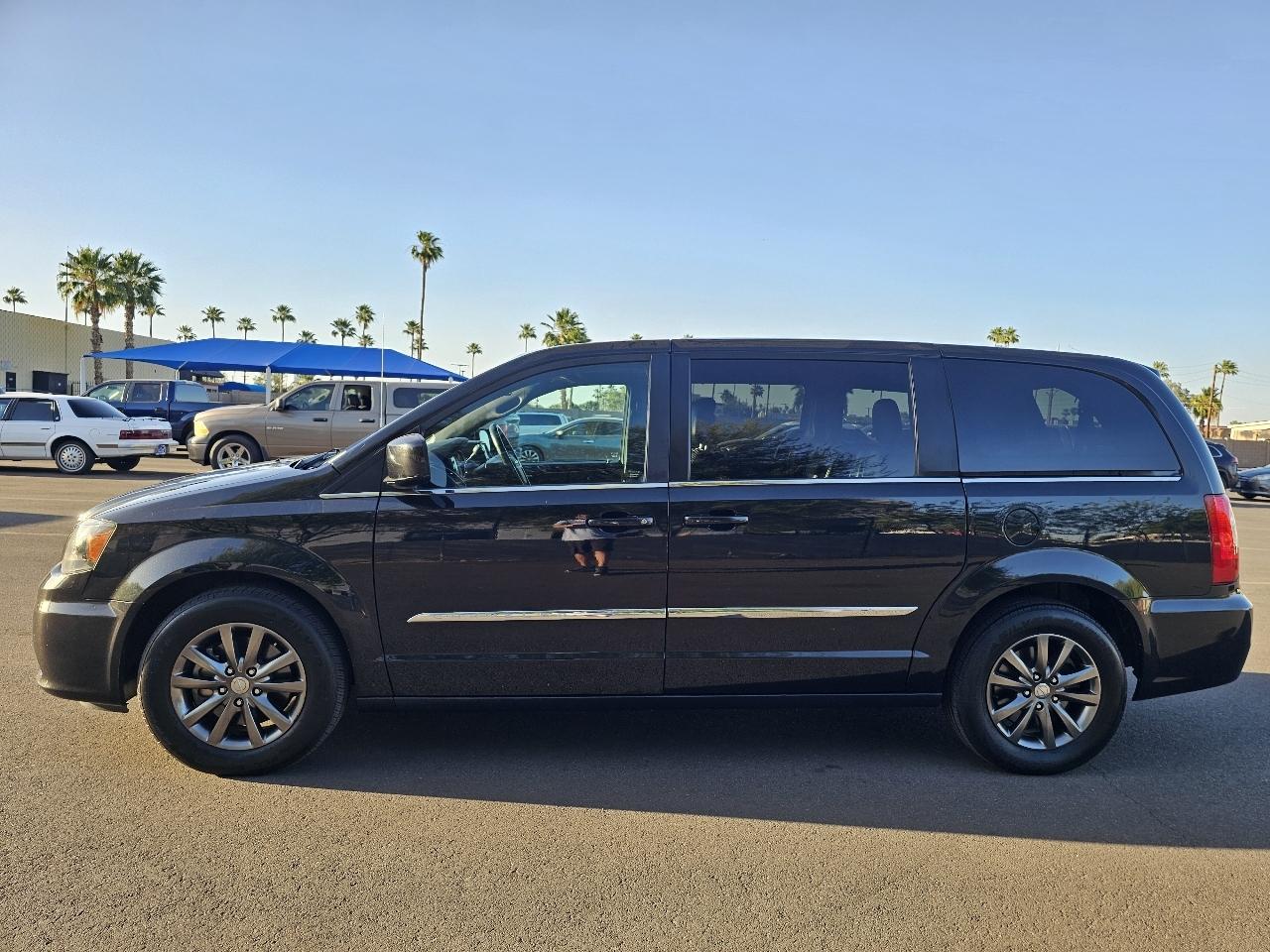 Chrysler Town & Country S 2015