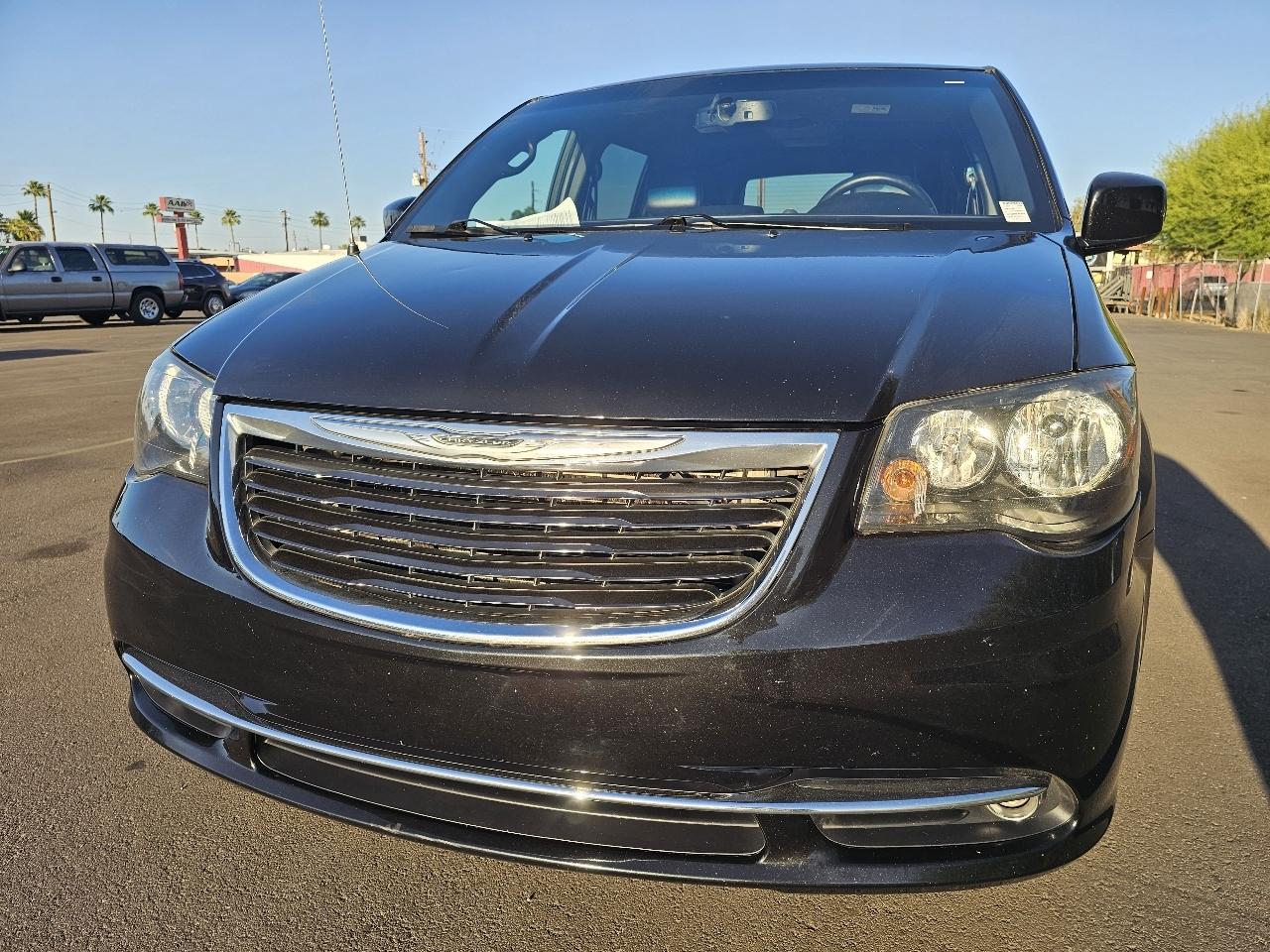 Chrysler Town & Country S 2015