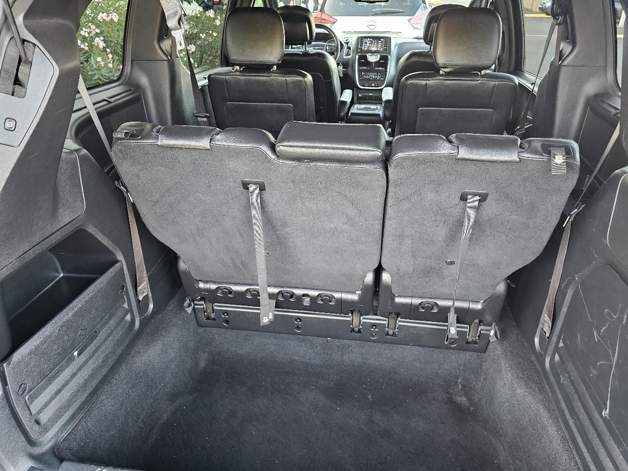 Chrysler Town & Country S 2015