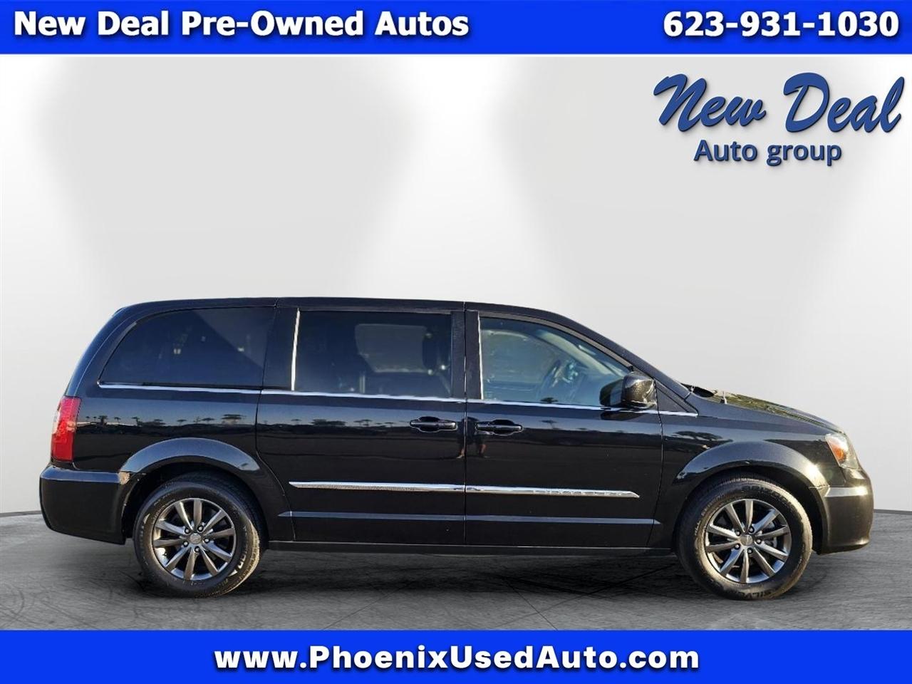 Chrysler Town & Country S 2015
