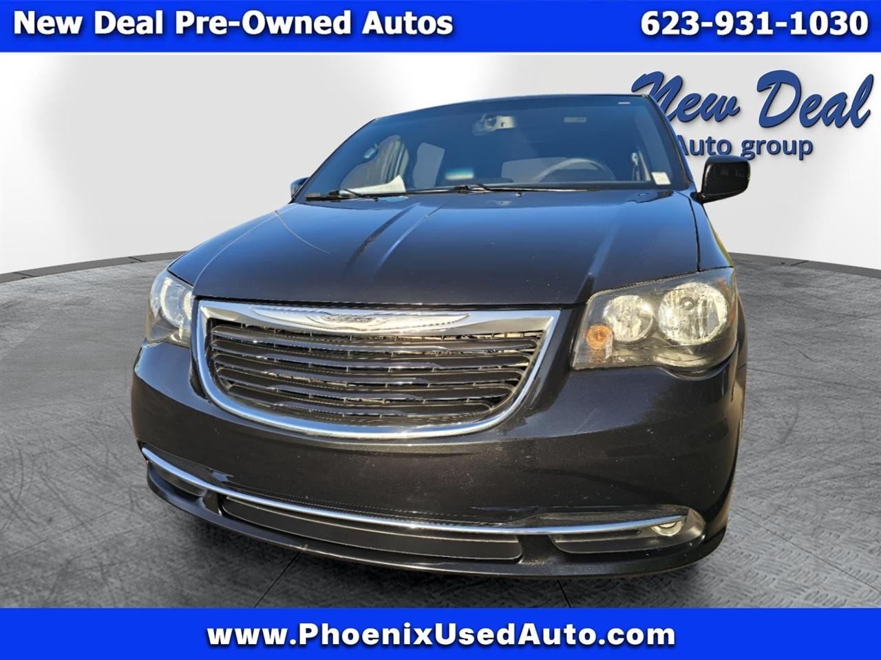 Chrysler Town & Country S 2015