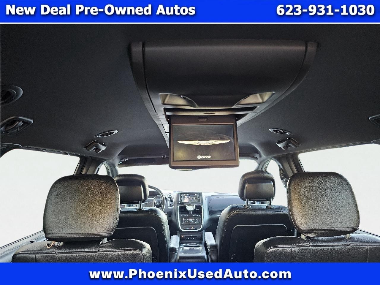 Chrysler Town & Country S 2015