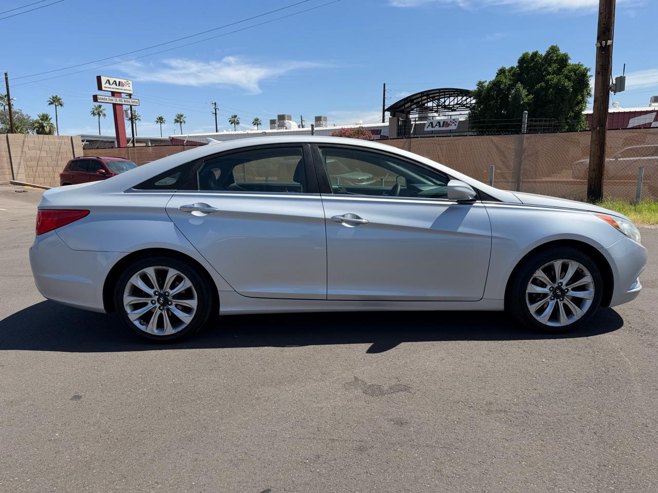 Hyundai Sonata Limited Auto 2011