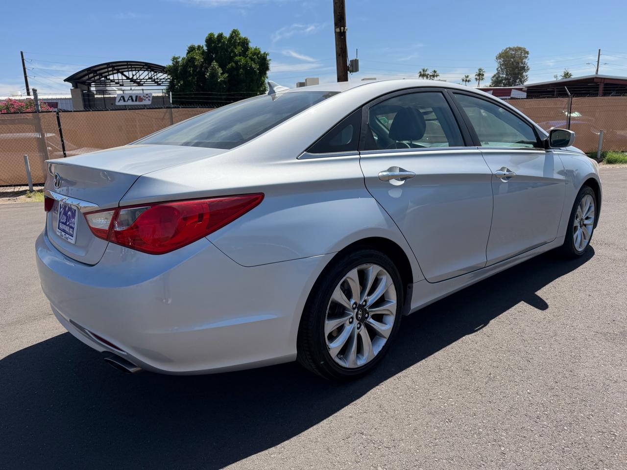 Hyundai Sonata Limited Auto 2011